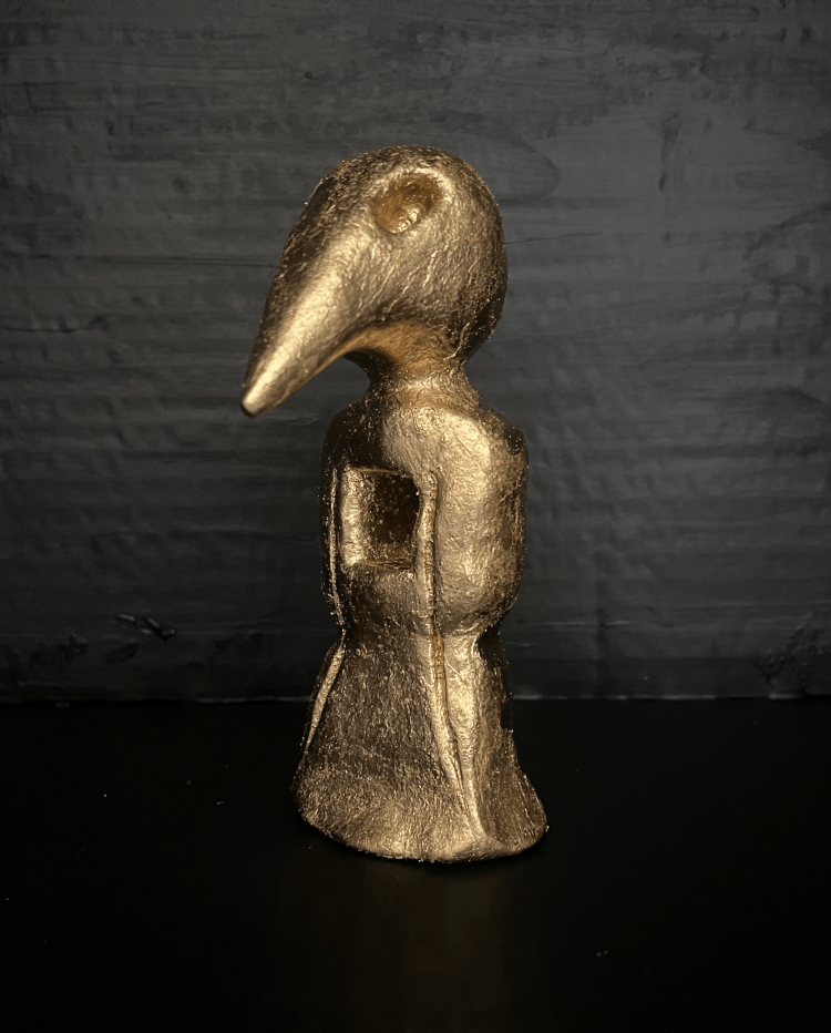 During her practice based artistic research, Fine Artist Debbie New consulted the work of Donna Haraway, Timothy Morton, Karen Barad, Maria Puig de la Bellacasa amongst others in order to investigate interconnectedness and entanglement.